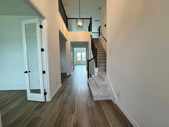 6111 Waterman Lake Lane Interior Image 2