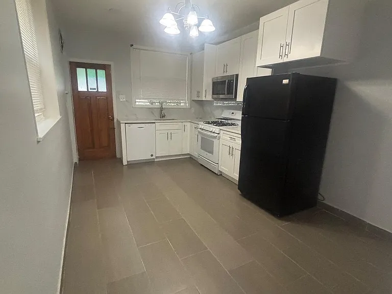 3077 Aramingo Ave — Photo 6