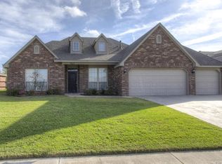 9213 N 143rd Ave E, Owasso, OK 74055