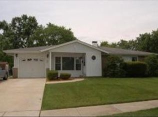 601 E Elk Grove Blvd, Elk Grove Village, IL 60007