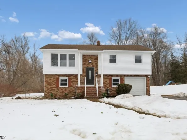 33 Glenbrook Rd, Ogdensburg Boro, NJ 07439