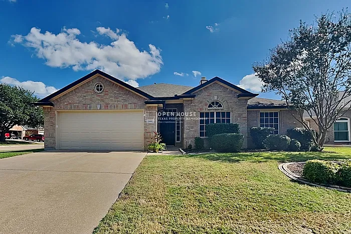 2601 Crestwood Dr