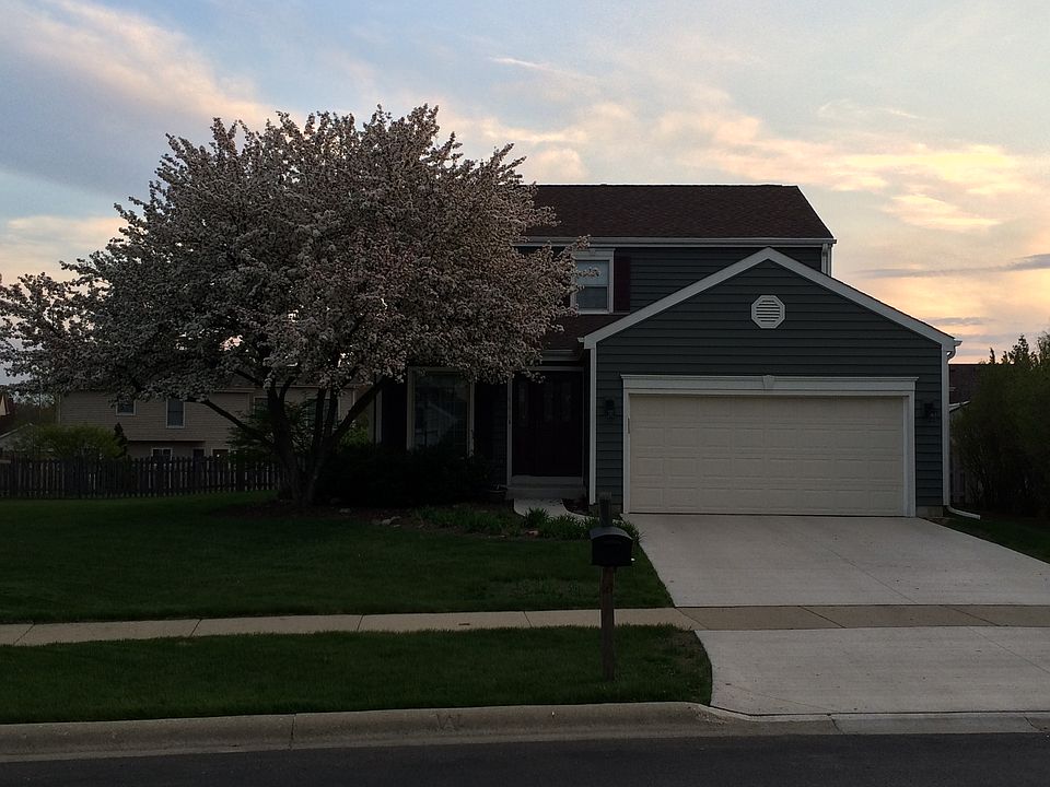 1st image of 444 Essex Pl