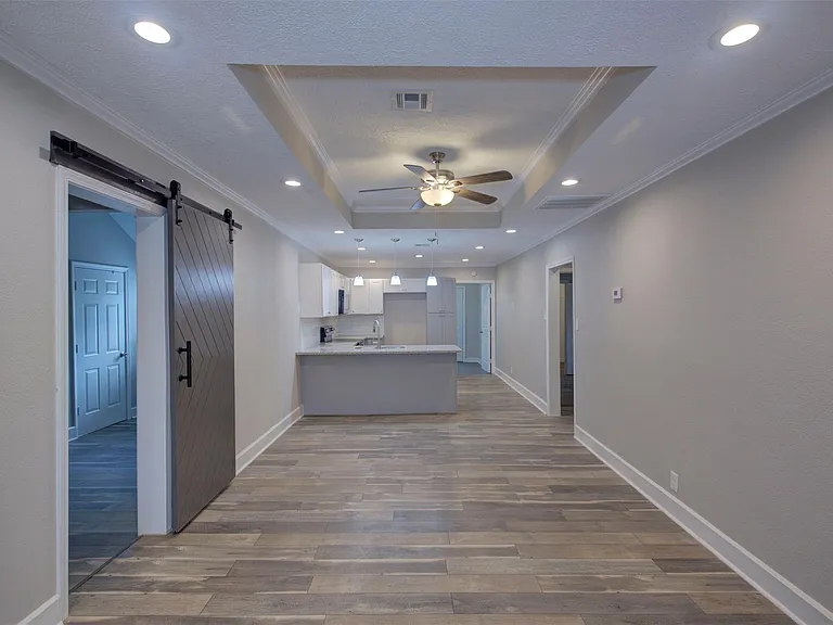 4220 Delhi St — Photo 5