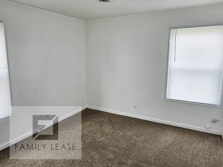 515 Saint Barbara Ln — Photo 8