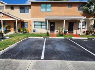 520 NW 106th Ter, Pembroke Pines, FL 33026