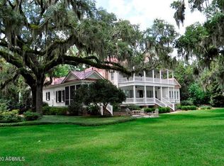 795 Ribaut Rd, Beaufort, SC 29902