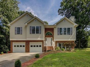 3480 Manassas Dr, Roanoke, VA 24018