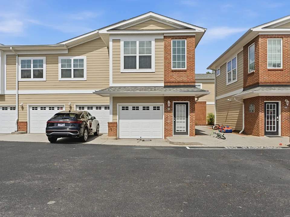 1201 Regency Ct