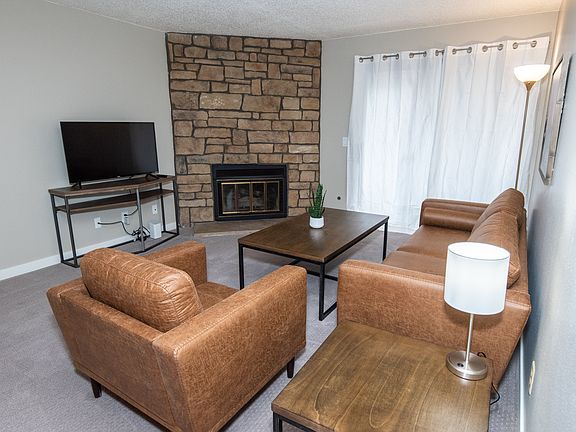 5th image of 437 Wright St APT 29