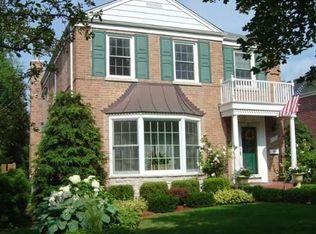 1332 Brophy Ave, Park Ridge, IL 60068