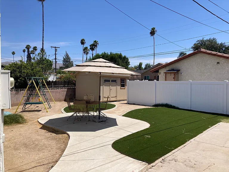 2032 Blenheim St — Photo 16