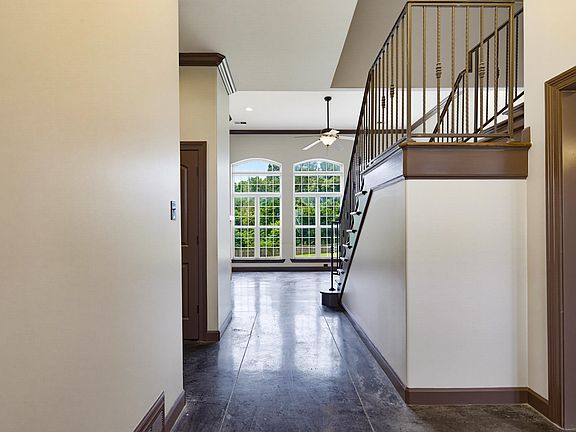 5th image of 95 Meadow Ridge Dr