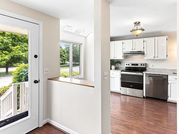 5th image of 628 Maple Brook Rd #628