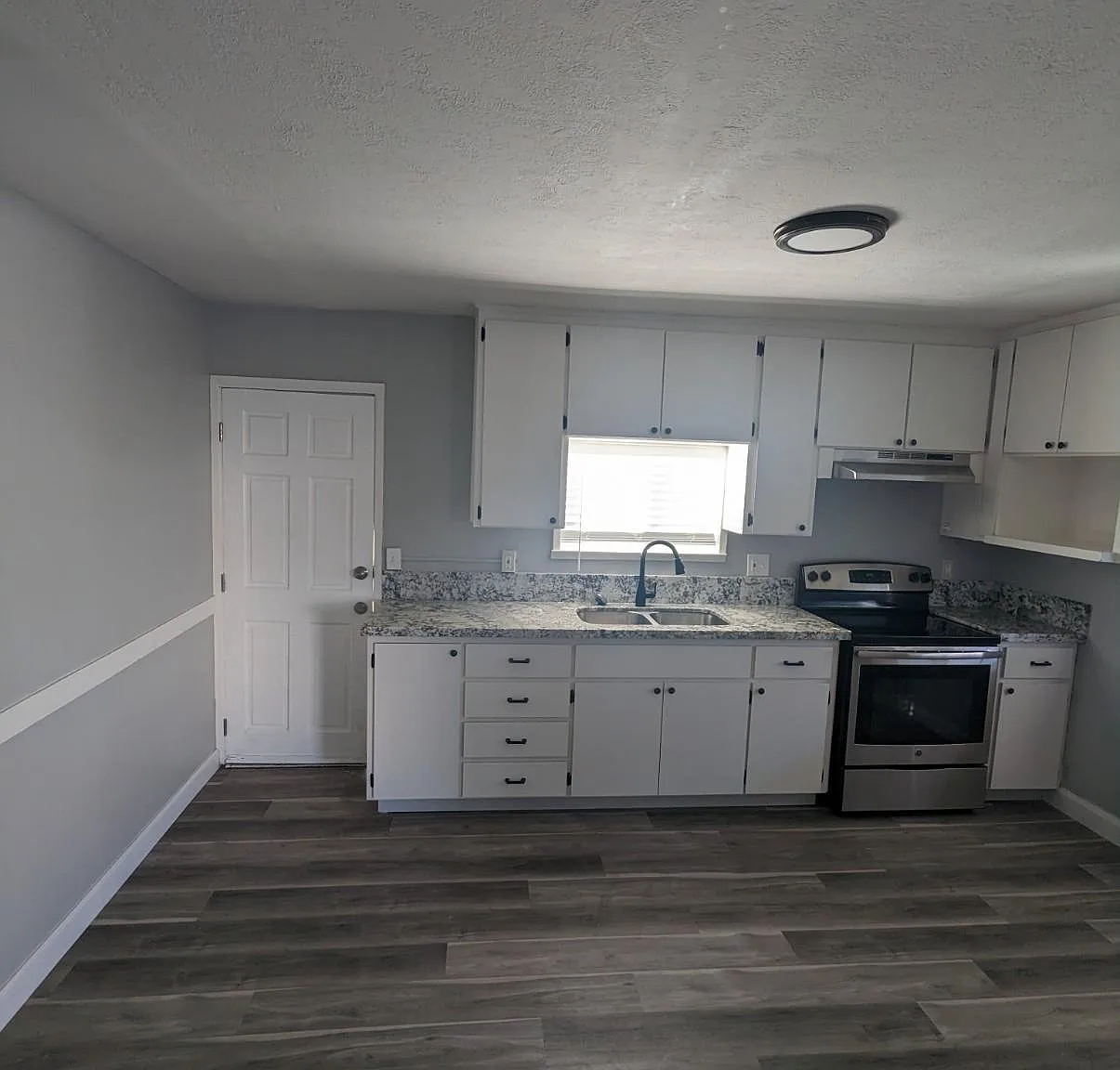 4 bed, 1230 sqft, $2,650 — Photo 4