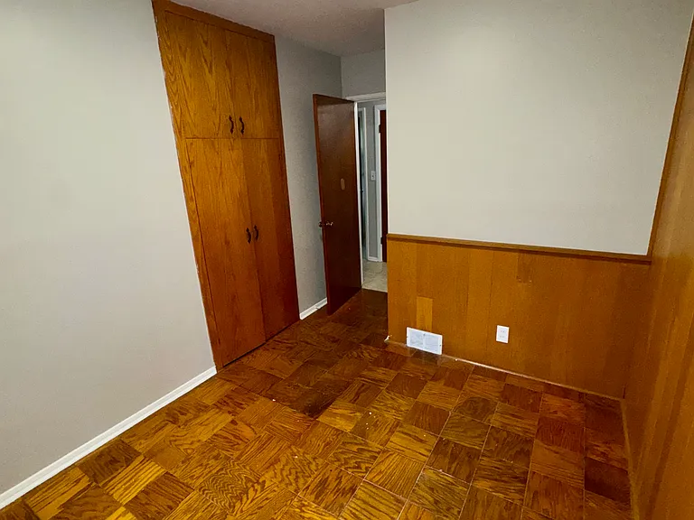 1114 Thorndale Dr — Photo 12