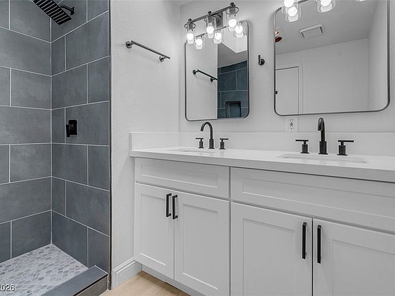 5th image of 1141 W Chipmunk Rd