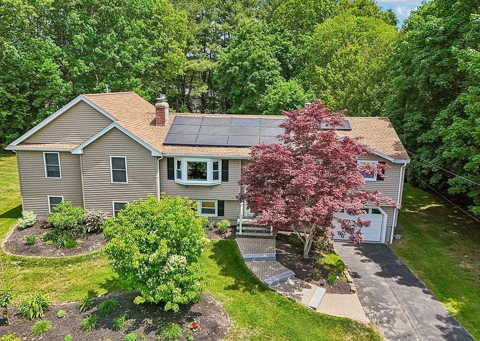 1st image of 4 Carmel Dr
