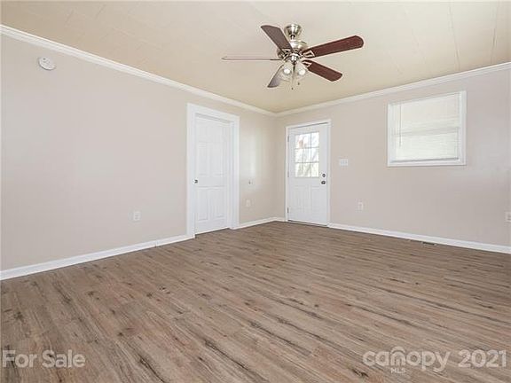 3rd image of 8 Linestowe Dr
