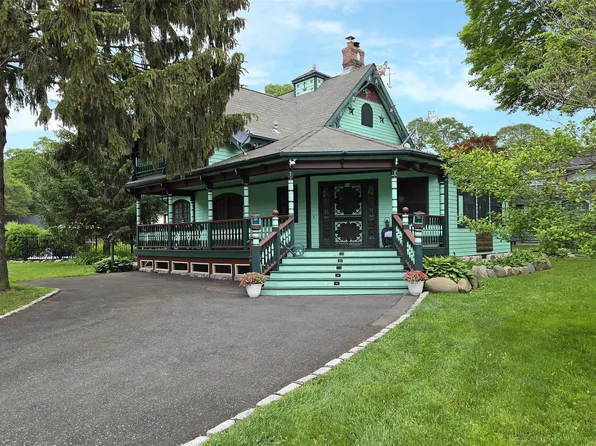 25 Oakdale Avenue, Selden, NY 11784