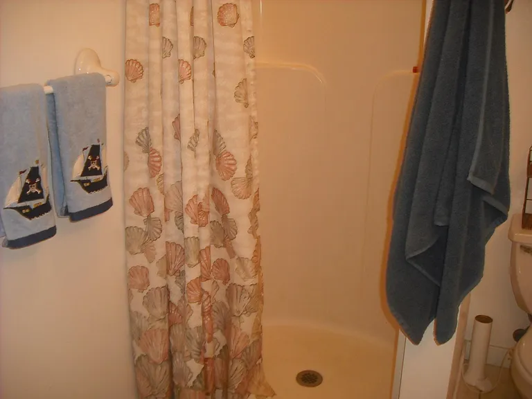 150 Shore Rd — Photo 19