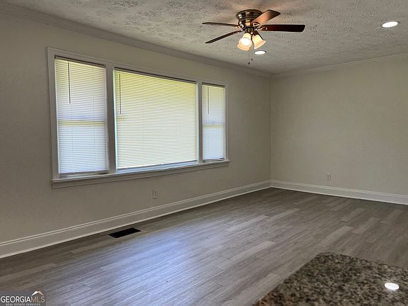 3rd image of 2153 Burroughs Ave SE