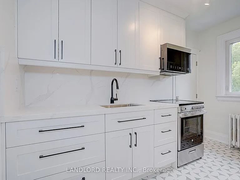 2520 Bloor St W #12 — Photo 18
