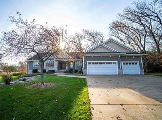 7324 Wilburn Rd, Sun Prairie, WI 53590