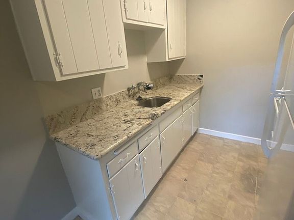 2nd image of 2428 India St