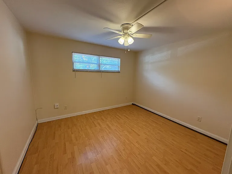 3081 Indianola Ave — Photo 5