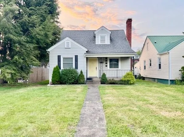 3210 Auburn Rd, Huntington, WV 25704