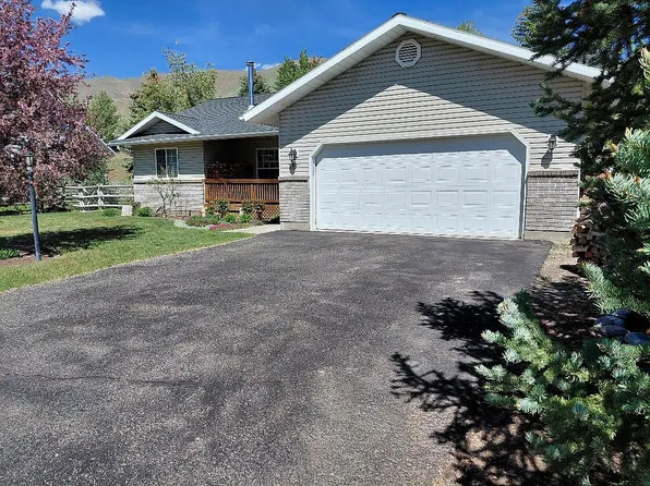 281 Tendoy St, Bellevue, ID 83313