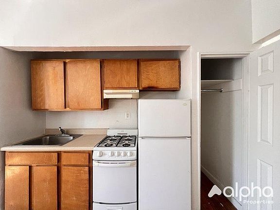 3rd image of 315 E 108th St #2