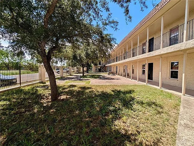 1811 Perkins Ave #7 — Photo 10