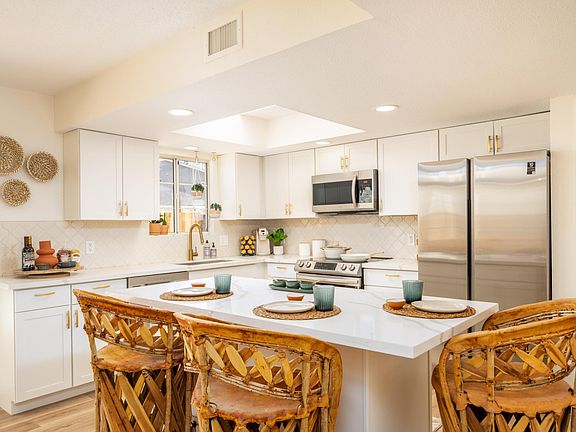 2nd image of 3635 Chemehuevi Blvd