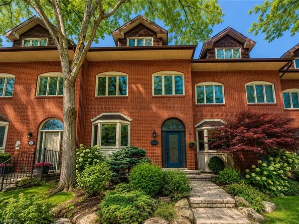 45 Tradewind Dr, Oakville, ON L6L 6K9