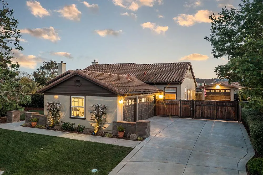 1462 Windsong Pl photo 1