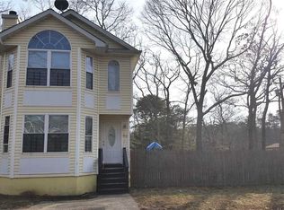 60 Carlton Ave, Mastic, NY 11950