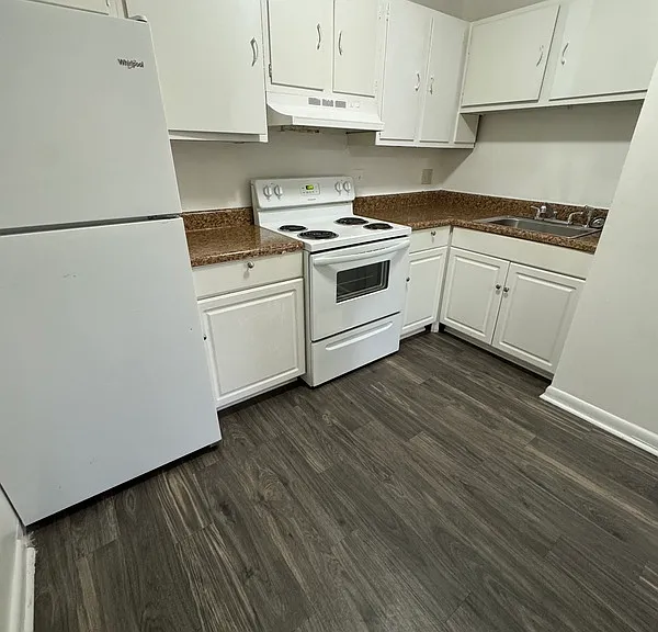 416 S West St #8 — Photo 2