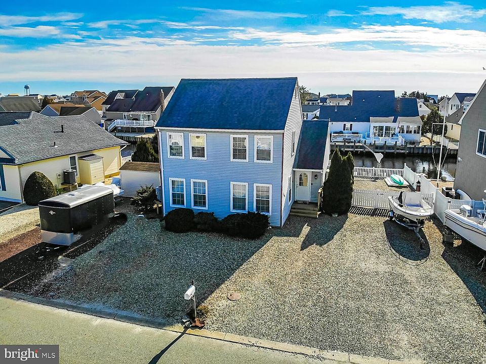 1st image of 116 Bernard Dr