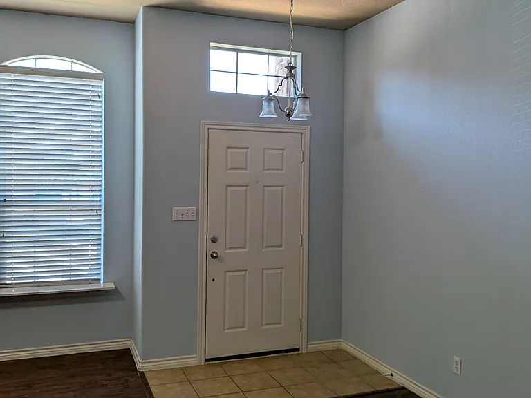 2525 Bonnie Ln — Photo 6
