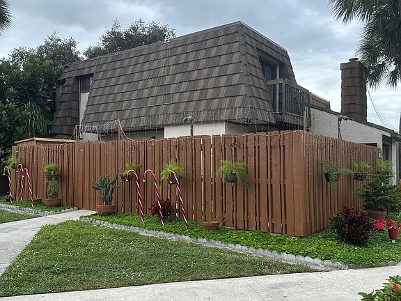 4th image of 4068 Palm Bay Circle #B