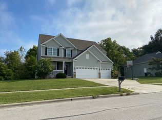 208 Rolling Acre Dr, Lithopolis, OH 43136