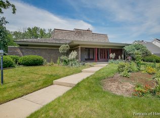 117 Carriage Way Dr, Burr Ridge, IL 60527