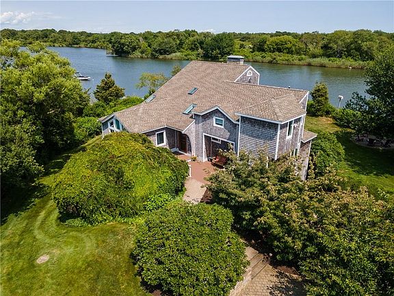 3rd image of 71 Cove Dr