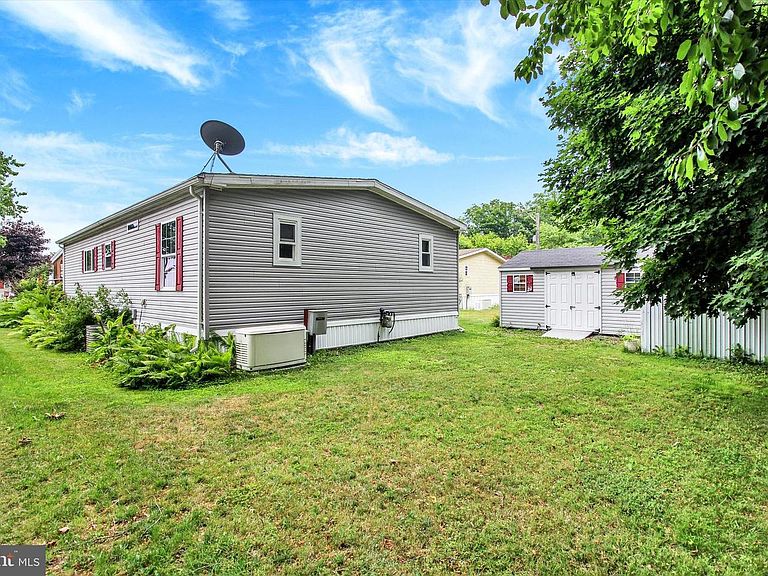 Listing photo 5