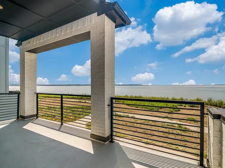 8609 Secretariat Dr — Photo 3