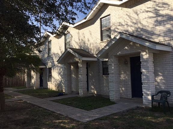 3rd image of 1506 Westmont Dr APT A