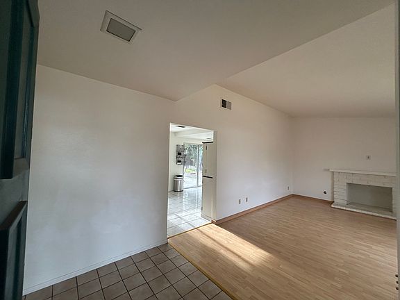 2nd image of 25861 Amapolas St