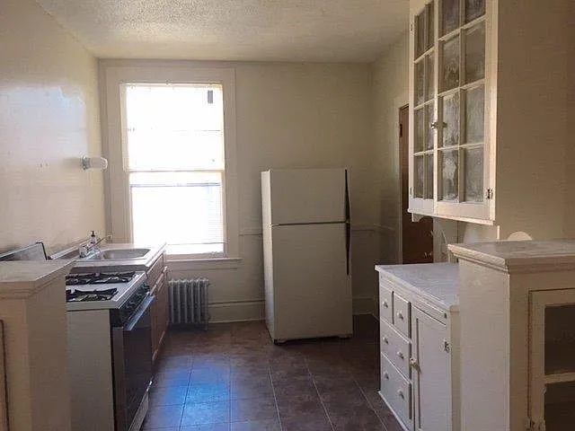 22 Evergreen Avenue, Hartford, CT — Photo 3